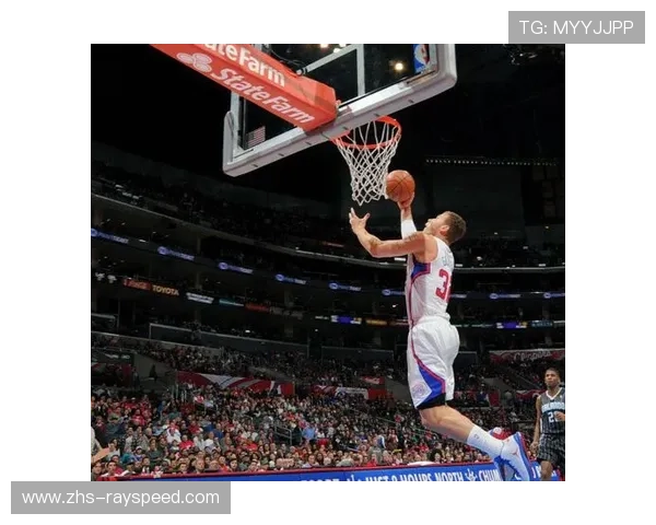 快船主场赛前灯光秀升级,数据展示技术提升观赛体验 快船主场赛前灯光秀升级,数据展示技术提升观赛体验